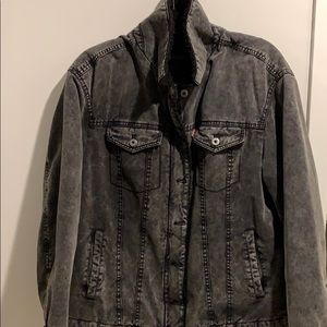 WORN ONCE LEVIS BLACK JEAN JACKET SIZE L
